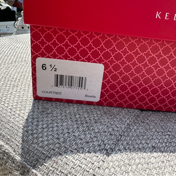 Kelly & Katie - Picture 6 of 6